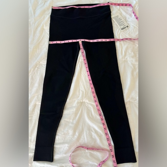 Lululemon Keep the Heat Thermal Tight in Black - Size XL - Picture 6 of 12